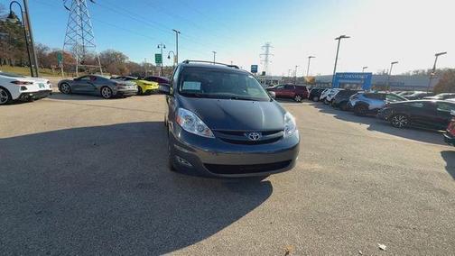 2010 Toyota Sienna XLE