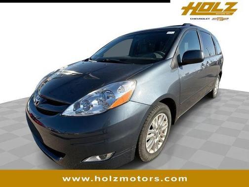 2010 Toyota Sienna XLE