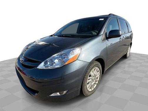 2010 Toyota Sienna XLE