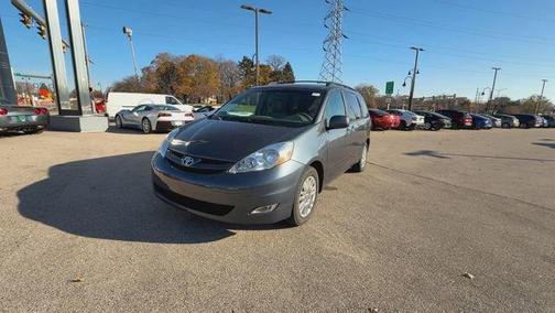 2010 Toyota Sienna XLE