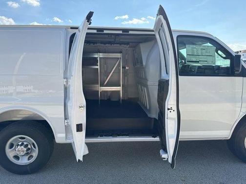 2025 Chevrolet Express 3500 Work Van