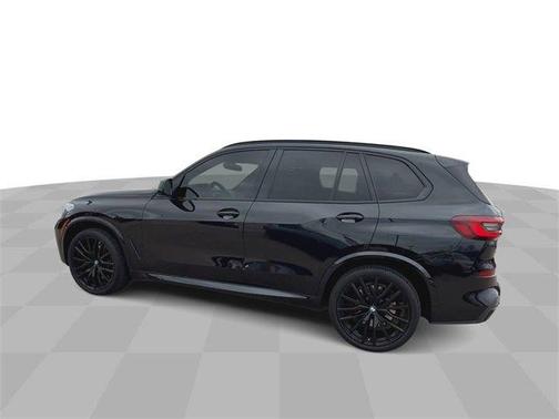 2022 BMW X5 M50i