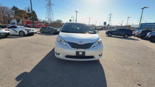 2016 Toyota Sienna XLE