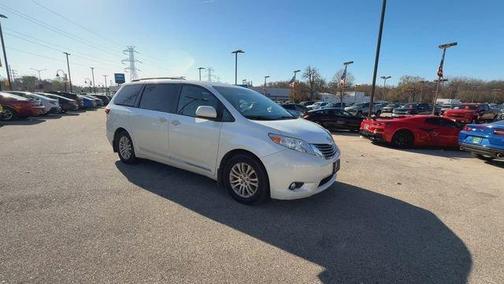 2016 Toyota Sienna XLE