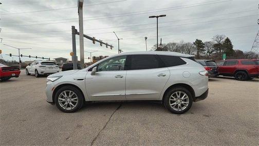 2022 Buick Enclave Essence