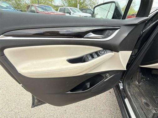 2022 Buick Enclave Essence