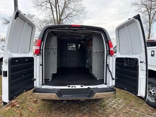 2025 Chevrolet Express 2500 Work Van