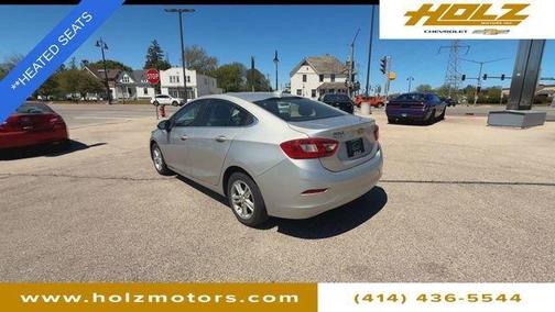 Silver Ice Metallic 2017 Chevrolet Cruze LT