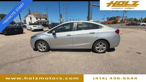 Silver Ice Metallic 2017 Chevrolet Cruze LT