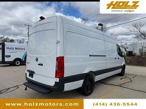 2024 Mercedes-Benz eSprinter 2500 170 WB High Roof Cargo