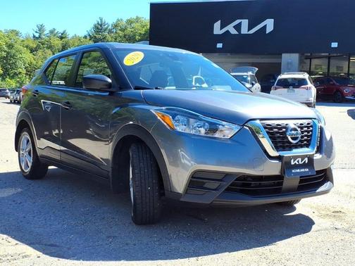 Gun Metallic 2020 Nissan Kicks S