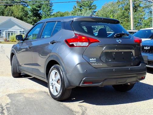 Gun Metallic 2020 Nissan Kicks S