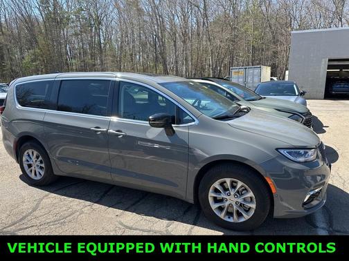2024 Chrysler Pacifica Touring-L