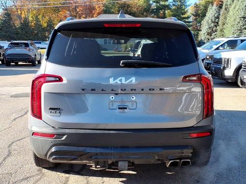 Everlasting Silver 2022 Kia Telluride SX