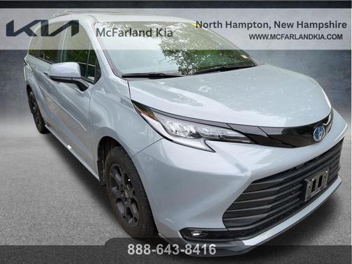 Cement 2025 Toyota Sienna Woodland Edition