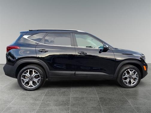 2023 Kia Seltos EX