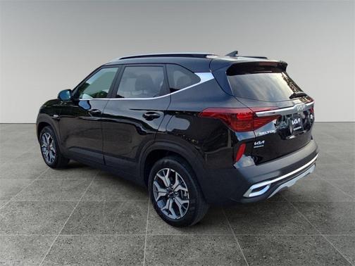 2023 Kia Seltos EX
