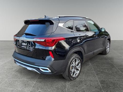 2023 Kia Seltos EX