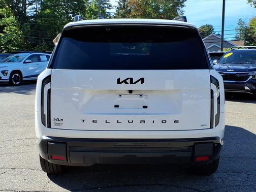Glacial White Pearl 2027 Kia Telluride SX