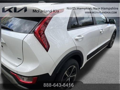 Snow White Pearl 2023 Kia Niro EX