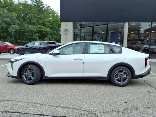 Snow White Pearl 2026 Kia K4 LXS