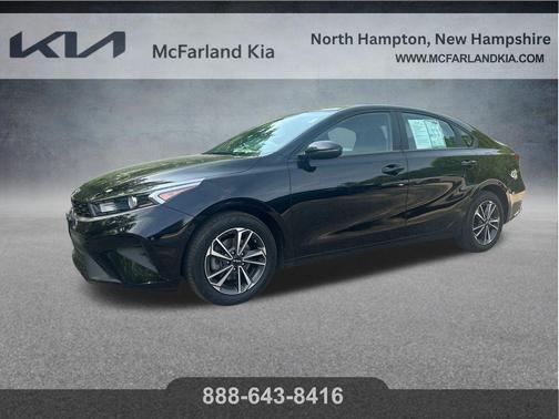 Aurora Black Pearl 2024 Kia Forte LXS