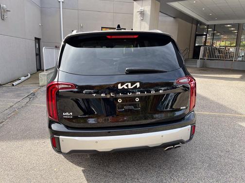 Ebony Black 2024 Kia Telluride S