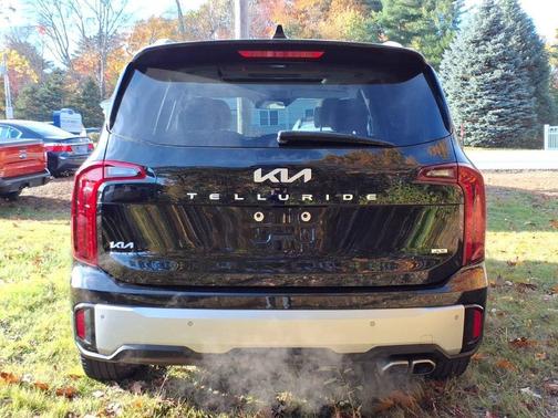 Ebony Black 2024 Kia Telluride S