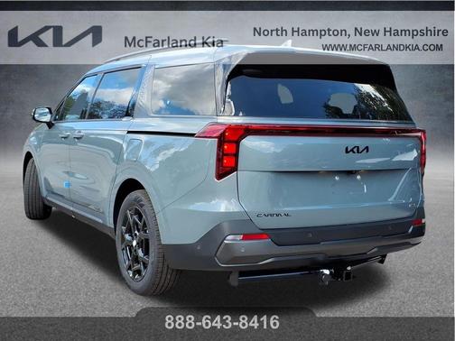 Iceberg Green 2027 Kia Carnival SX
