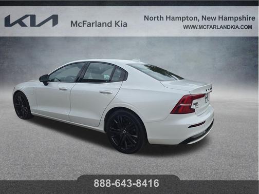 2023 Volvo S60 Recharge Plug-In Hybrid T8 Core Black Edition