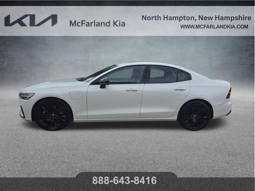 2023 Volvo S60 Recharge Plug-In Hybrid T8 Core Black Edition