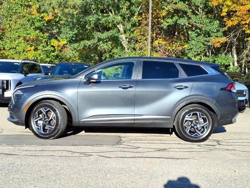 Gravity Gray 2024 Kia Sportage LX