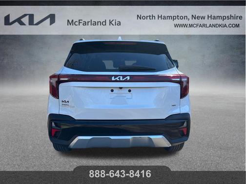 Snow White Pearl 2024 Kia Seltos S