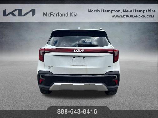 Snow White Pearl 2024 Kia Seltos S