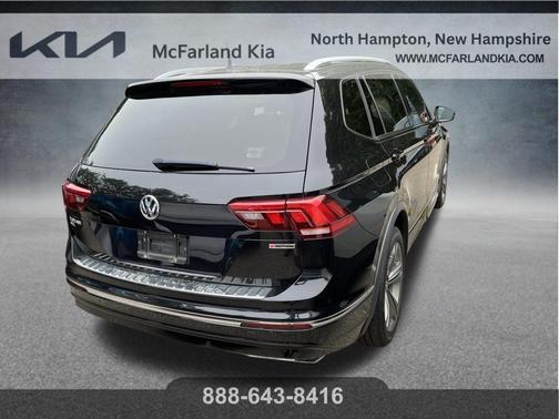 Deep Black Pearl Effect 2019 Volkswagen Tiguan 2.0T SEL R-Line