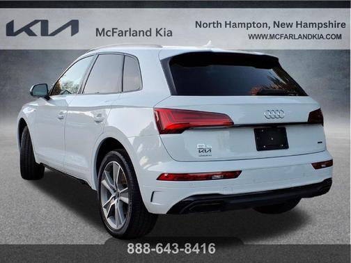 Glacier White Metallic 2025 Audi Q5 45 S line quattro Premium