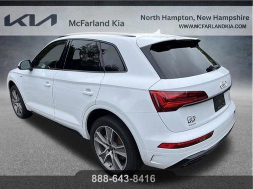 Glacier White Metallic 2025 Audi Q5 45 S line quattro Premium