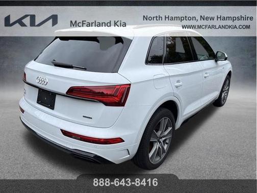 Glacier White Metallic 2025 Audi Q5 45 S line quattro Premium