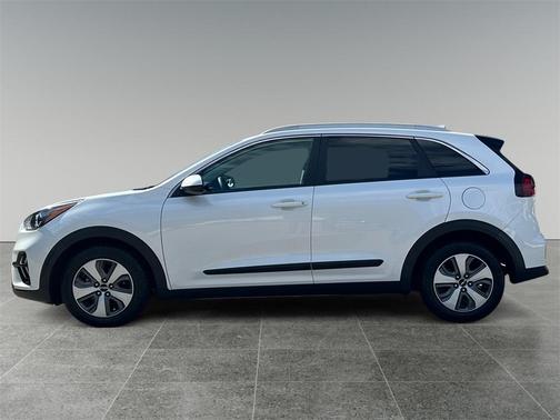2022 Kia Niro LX
