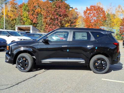 Aurora Black Pearl 2027 Kia Seltos X-Line S