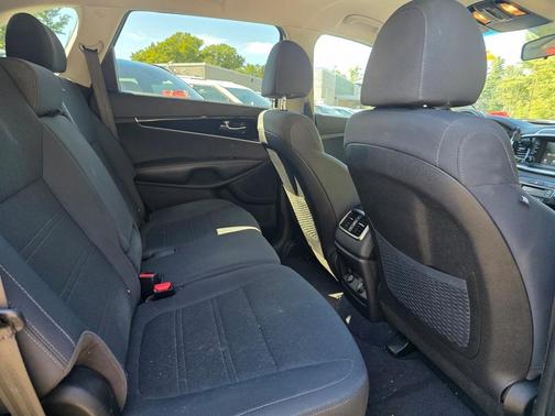 2019 Kia Sorento S