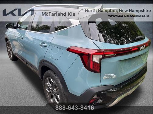 Blue / Black 2024 Kia Seltos S