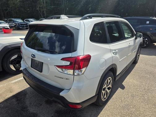 2023 Subaru Forester 2.5i Premium