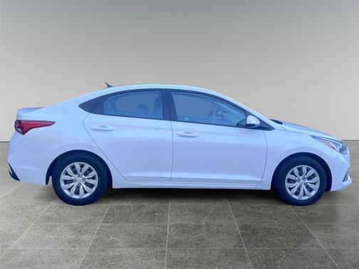 2020 Hyundai Accent SE