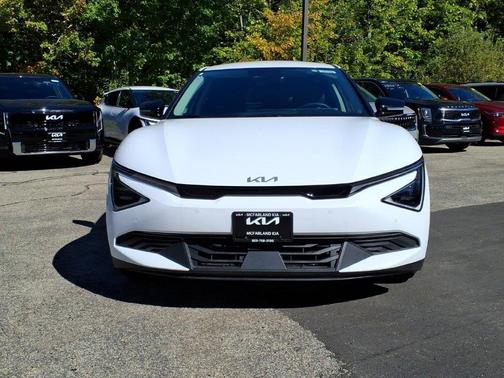 Glacial White Pearl 2026 Kia EV6 Light