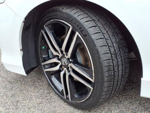 White Orchid Pearl 2017 Honda Accord Sport SE