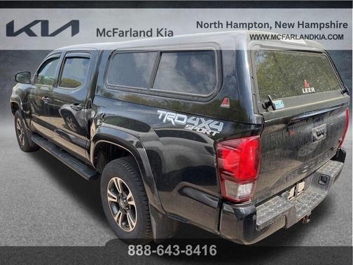 Midnight Black Metallic 2019 Toyota Tacoma TRD Sport