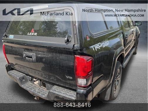 Midnight Black Metallic 2019 Toyota Tacoma TRD Sport