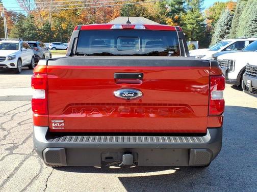 Chili Pepper Red 2024 Ford Maverick Lariat