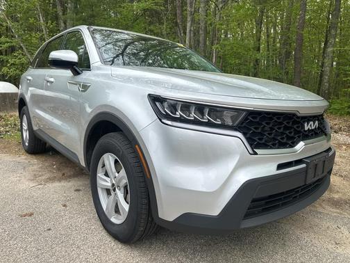 2022 Kia Sorento LX